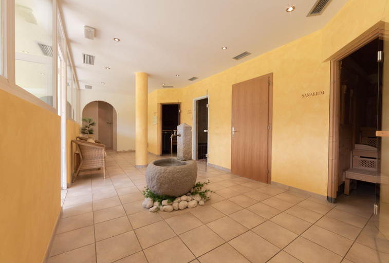 Public Area 3, Berghotel Zum Zirm, Bolzano