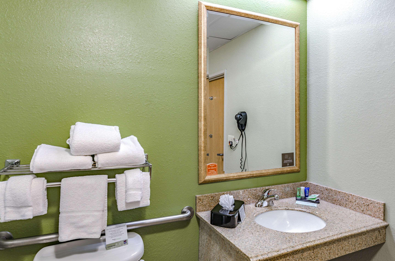 Bathroom 4, Sleep Inn Boone University Area, Watauga