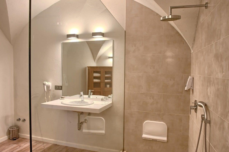 Bathroom 4, Hotel el Petit Convent, Girona