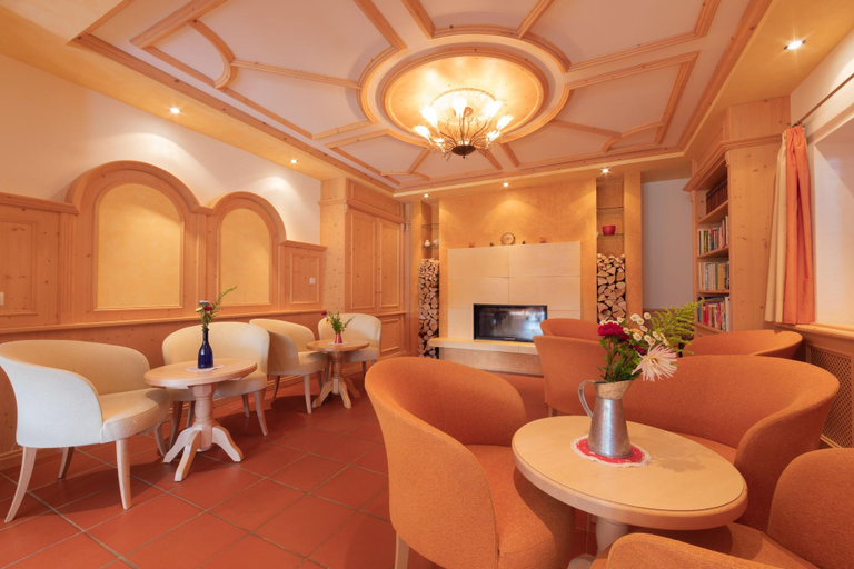 Public Area 3, Berghotel Zum Zirm, Bolzano