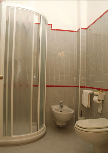 Bathroom, La Foresta Monteisola, Brescia