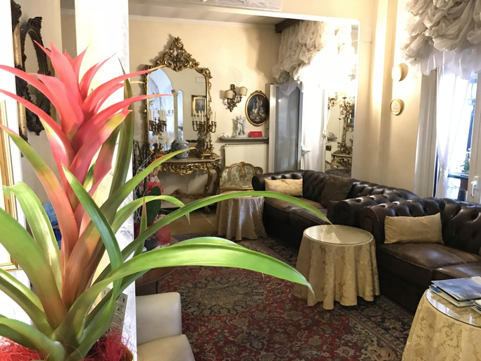 Public Area 2, Hotel Claridge, Genova