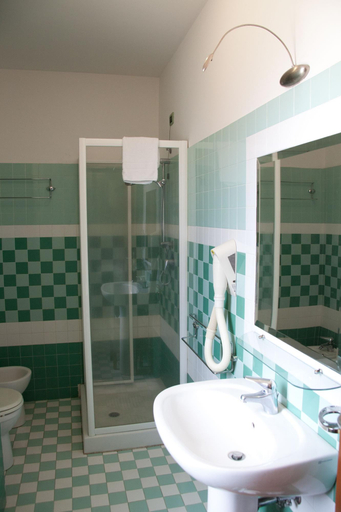 Bathroom 4, Albergo Da Benedetta, Viterbo