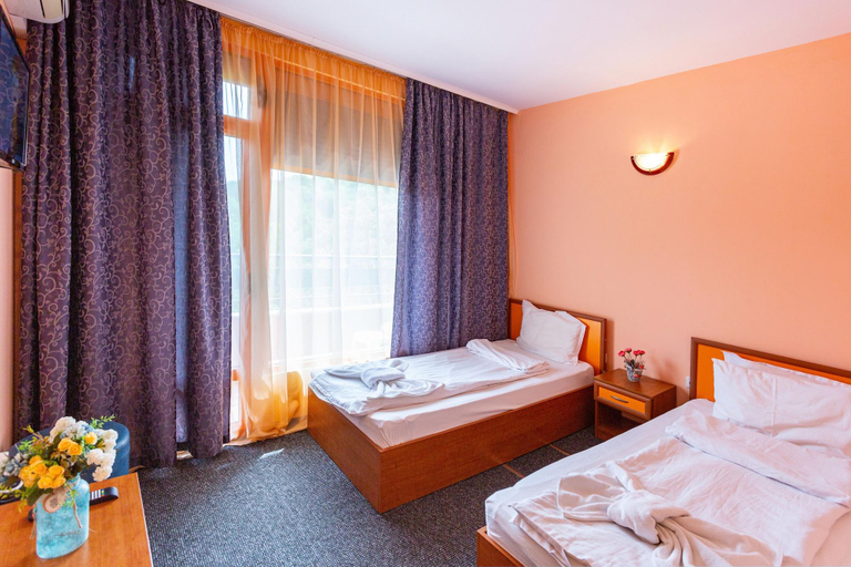 Bedroom 4, Family Hotel Jemelly, Nesebar