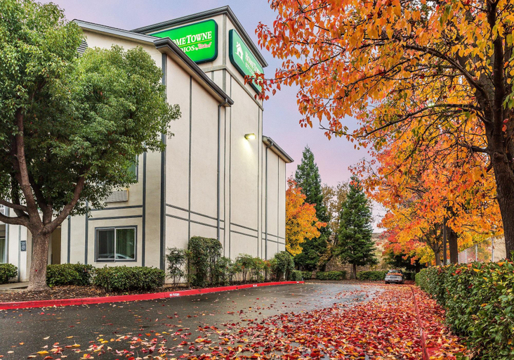 Exterior & Views 2, HomeTowne Studios Rancho Cordova, Sacramento