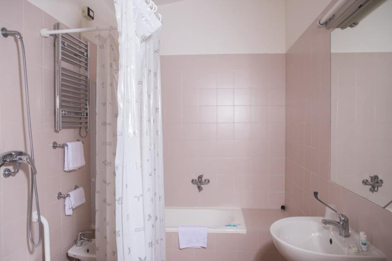 Bathroom 5, Autohotel, Roma