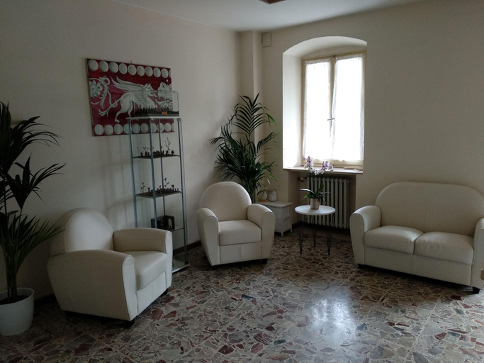 Public Area 2, Albergo Grifone 1891, Verona