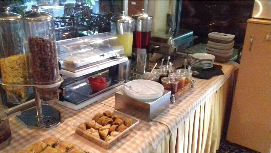 Food & Drinks 5, Possidon, Attica