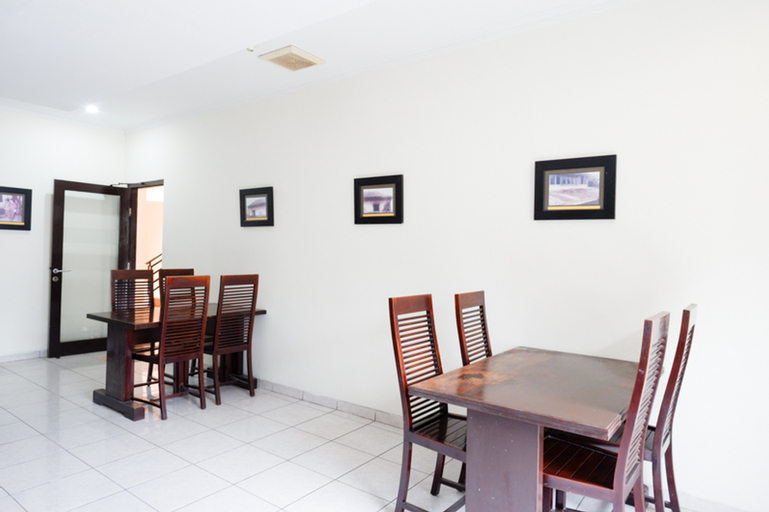 RedDoorz near Wisata Kota Lama Semarang, Semarang