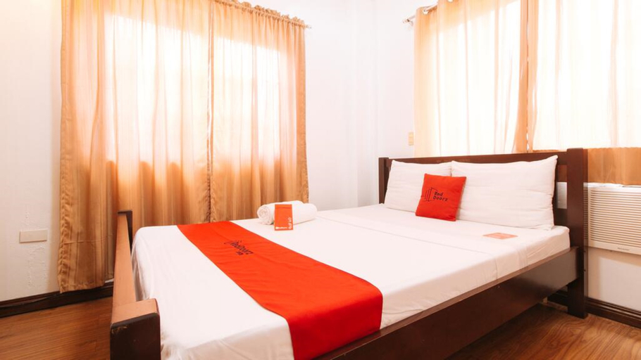 RedDoorz Plus @ New Orleans Auberge Hotel, Tagaytay City