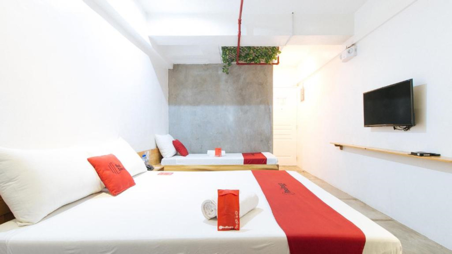 Bedroom 3, RedDoorz Plus @ Boni Avenue Mandaluyong, Mandaluyong
