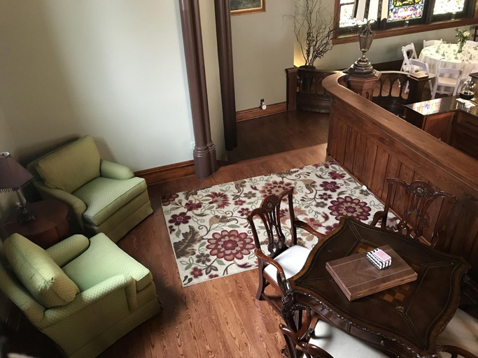 Public Area 3, Gothic Heights Inn, Saint Louis