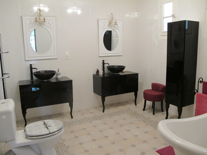 Bathroom 4, L'Oustau de Bigatie, Bouches-du-Rhône