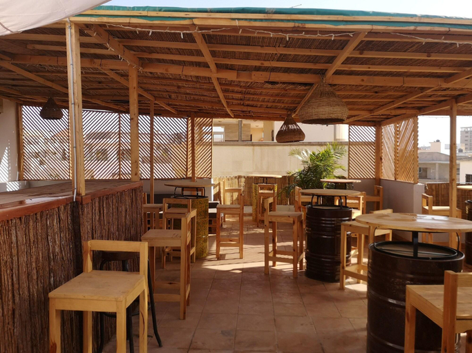 Food & Drinks 5, Villa Jade, Dakar