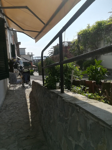 Exterior & Views 22
