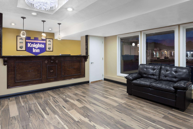 Public Area 2, Travelodge by Wyndham Jackson I-40 Exit 82, Madison