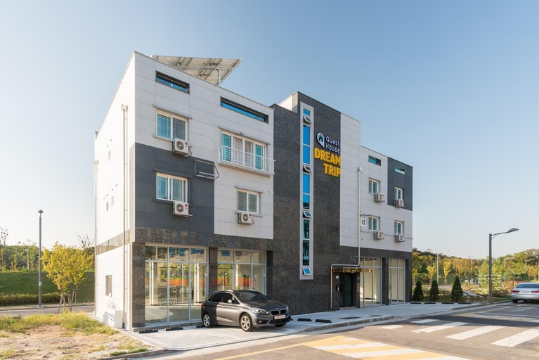 Exterior & Views 2, Dreamtrip Guesthouse, Jung