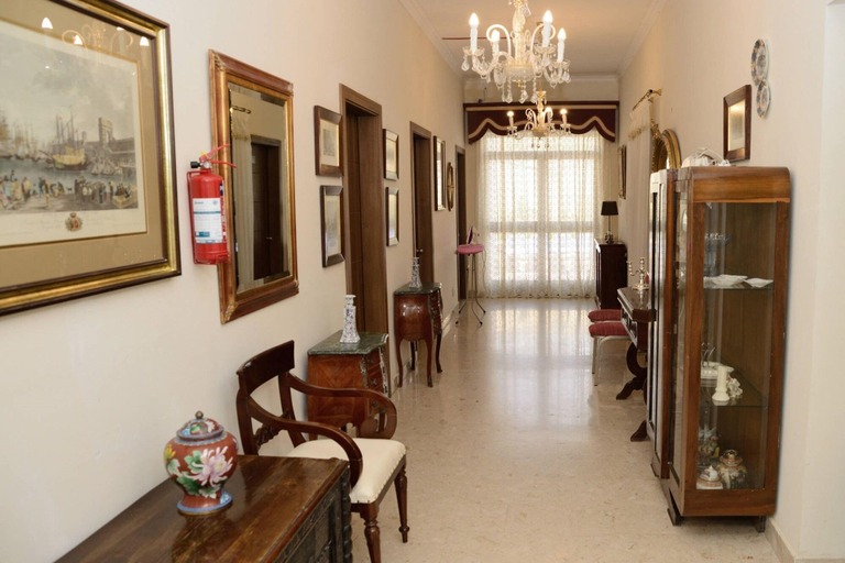 Public Area 3, White Star