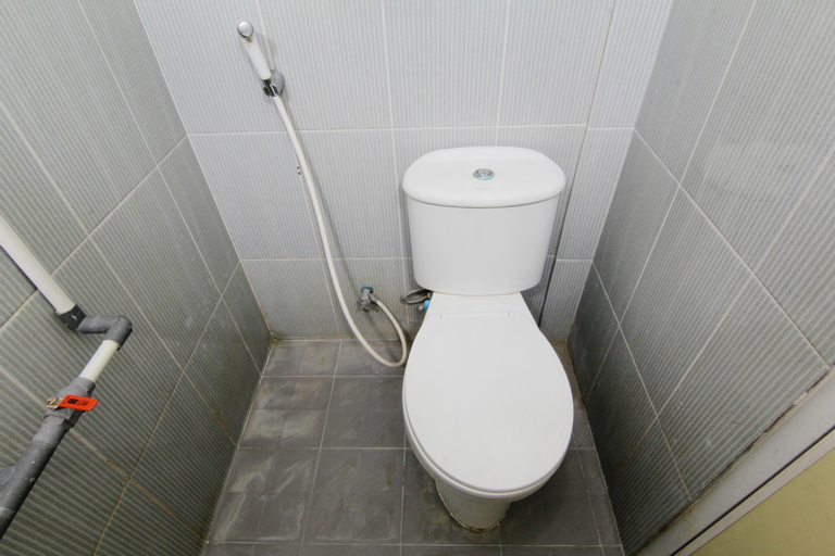 Bathroom 13