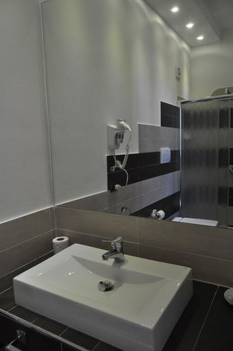 Bathroom 4, Villa Cerniglia, Palermo