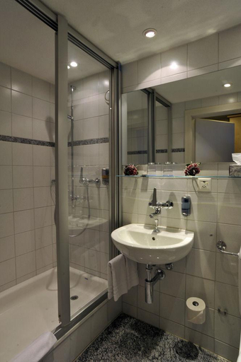 Bathroom 3, Hotel Blumenstein Self-Check In, Frauenfeld