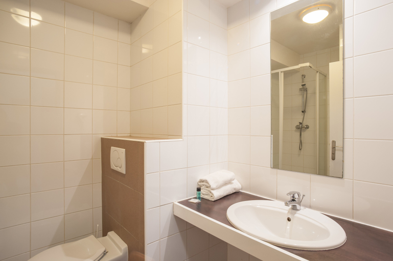 Bathroom 5, City Residence Chelles, Seine-et-Marne
