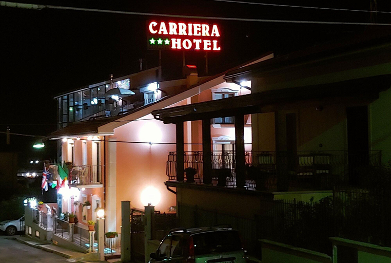 Food & Drinks 5, Carriera Hotel, Foggia