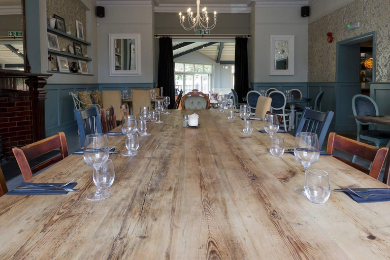 Public Area 3, The Hand & Spear, Surrey