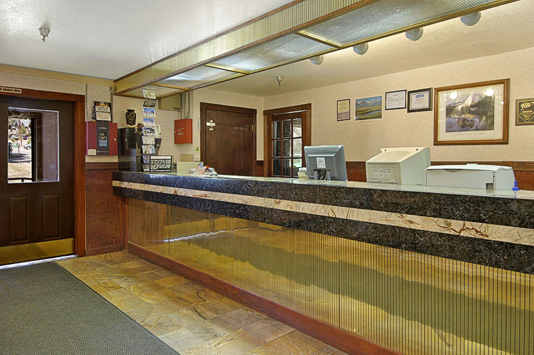 Public Area 2, SureStay Plus Hotel by Best Western Mammoth Lakes, Mono