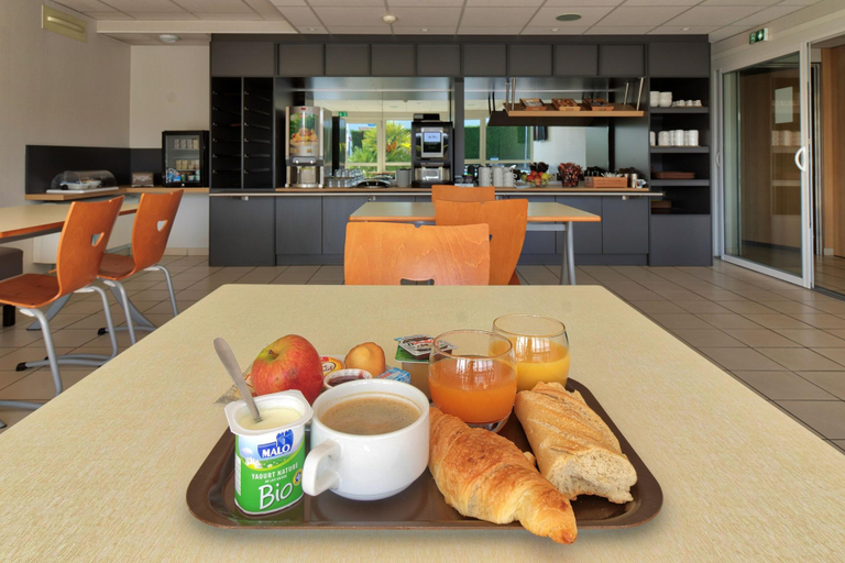 Public Area, B&B HOTEL Pau Lescar, Pyrénées-Atlantiques