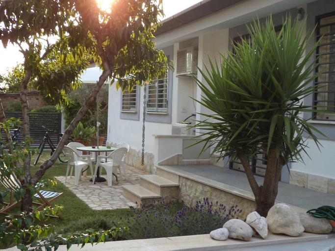 Exterior & Views 2, Gens Mundi B&B, Roma