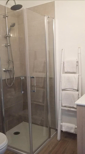 Bathroom 4, Hotel-Restaurant Le Goût des Hôtes, Hérault