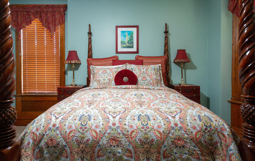 Bedroom 2, Fleur-de-Lys Mansion, Saint Louis