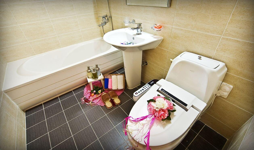Bathroom 4, Starrynights, Gangneung