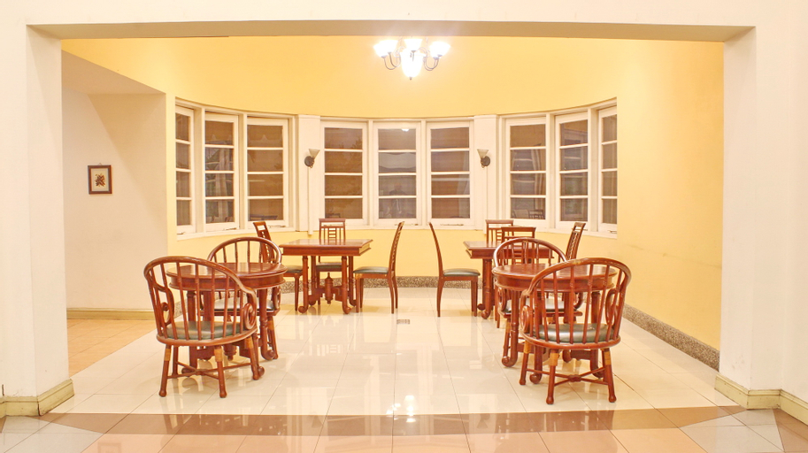 Dining Room 6