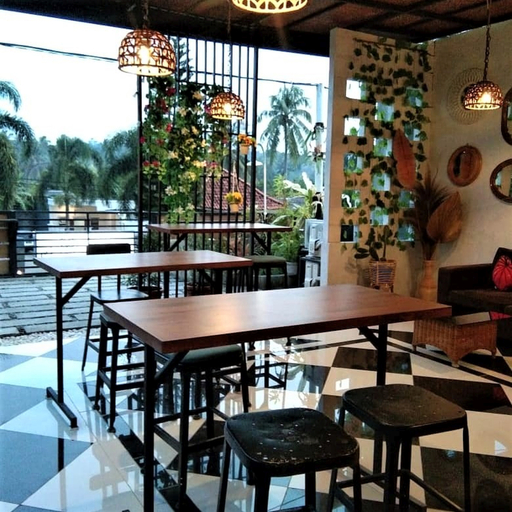 Food & Drinks 4, Elhayya Batukaras, Pangandaran