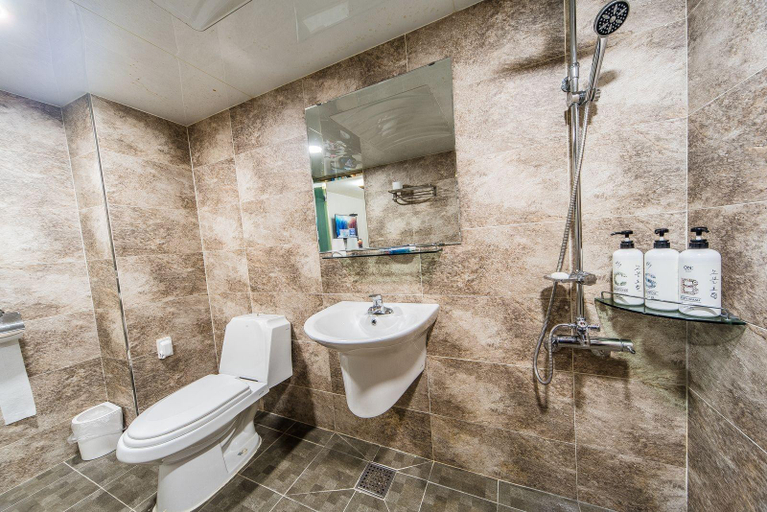Bathroom 5, Incheon Dohwa Noble, Nam