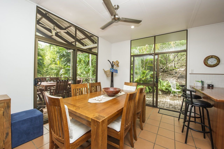 Others 4, Sunbird Retreat, Magnetic Island