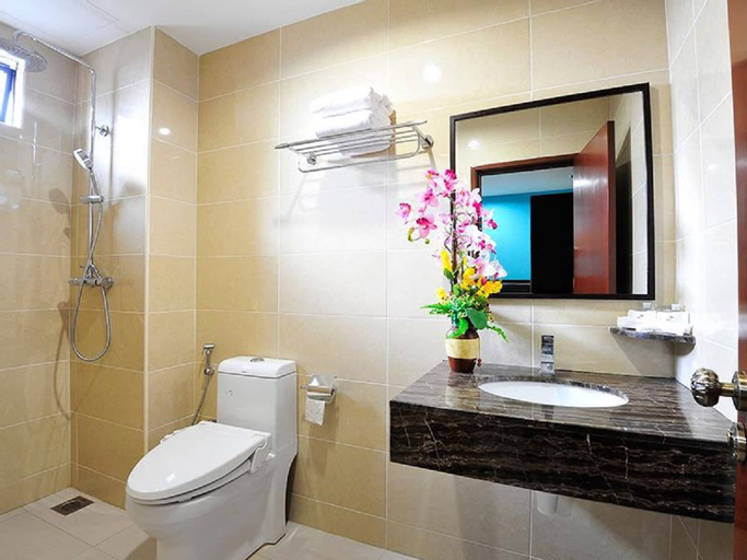 Bathroom 15