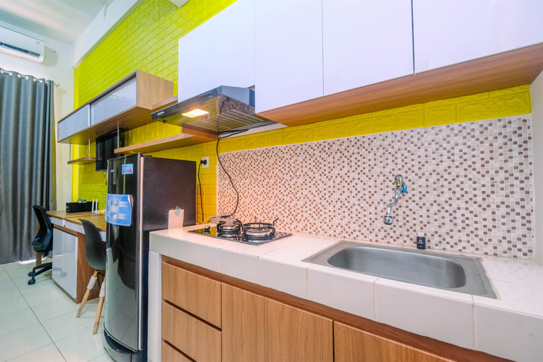 Others 4, Cozy Studio with Bunk Bed at Dave Apartment near UI By Travelio, Depok
