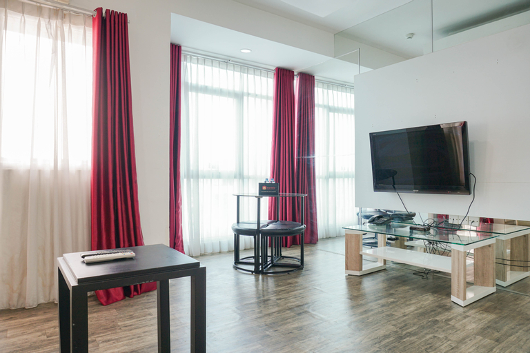 Exterior & Views 2, Cozy Living 1BR at Pakubuwono Terrace Apartment By Travelio, South Jakarta