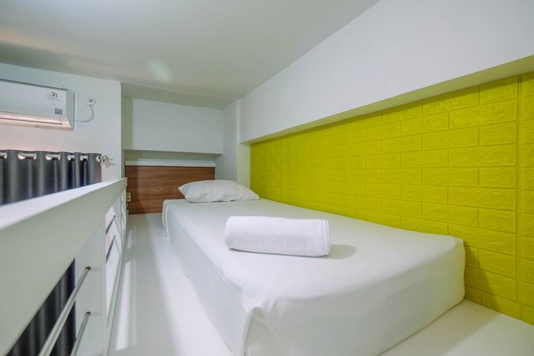 Comfort Studio with Bunk Bed at Dave Apartment By Travelio, Depok