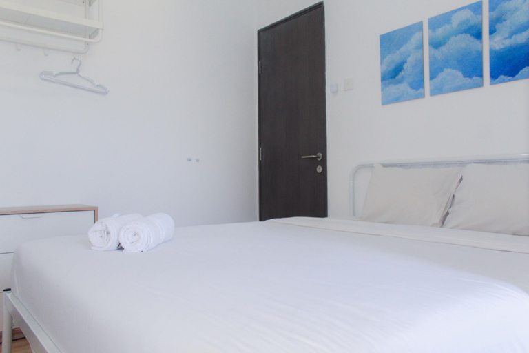 Bedroom 3, Comfortable 2BR at Emerald Bintaro Apartment By Travelio, Tangerang Selatan