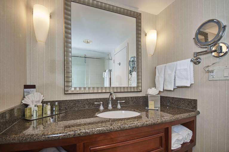 Bedroom 3, DoubleTree by Hilton Hotel Princeton, Middlesex