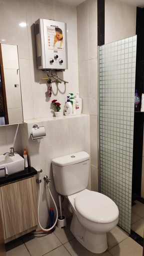 Bathroom 5, Papilukas Room Grand Kamala Lagoon, Bekasi