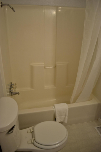 Bathroom 3, Pioneer Inn Guesthouse, Kenai Peninsula