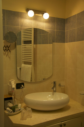 Bathroom 4, Hotel Torre Della Vittoria 1928, Ferrara