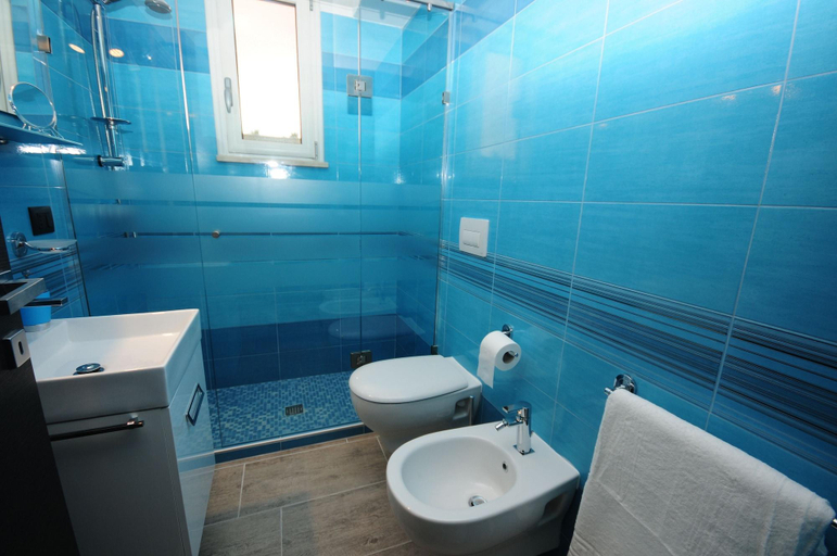 Bathroom 5, Mistral Exclusive B&B, Lecce