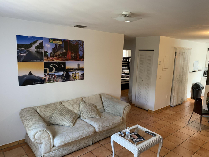 Public Area, Hostel Brazilian, Miami-Dade