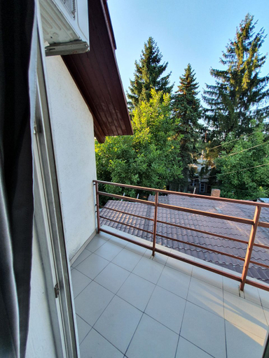 Exterior & Views 2, Bella Donna